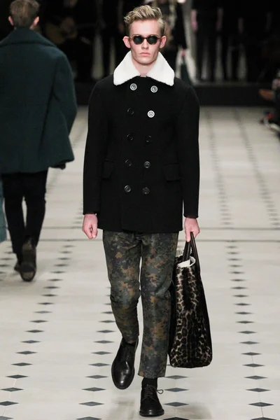 Look 28